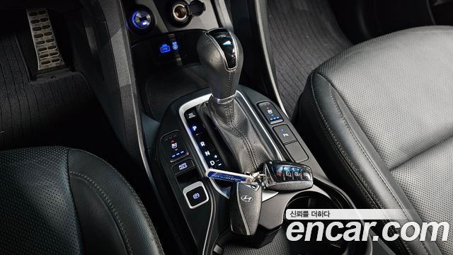Hyundai Santafe 2017 — photo 12