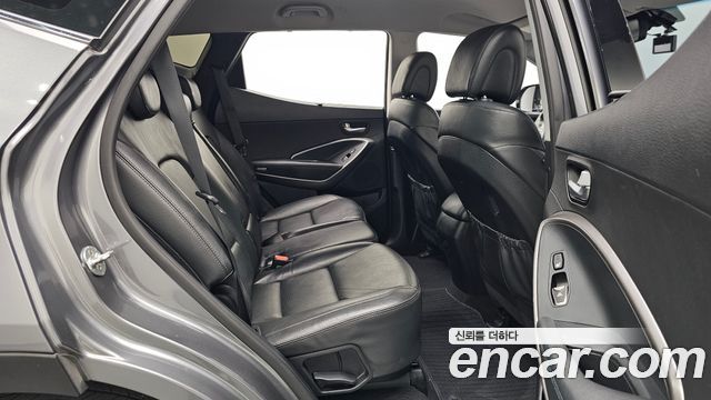 Hyundai Santafe 2017 — photo 18