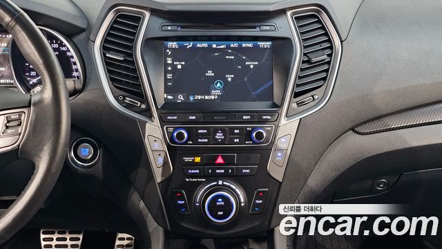 Hyundai Santafe 2017 — photo 25