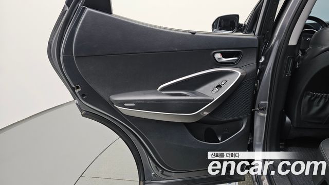 Hyundai Santafe 2017 — photo 15