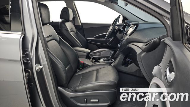 Hyundai Santafe 2017 — photo 16