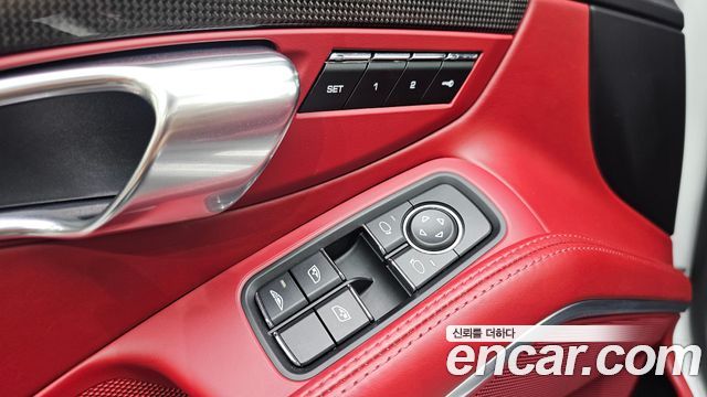 Porsche 911 2017 — photo 26