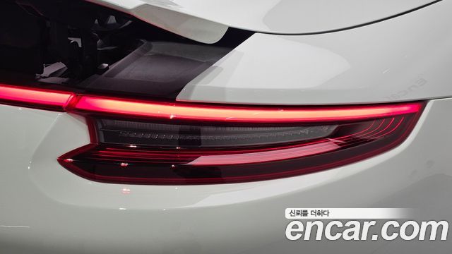 Porsche 911 2017 — photo 9