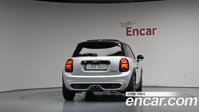 Mini Cooper 2021 — photo 4