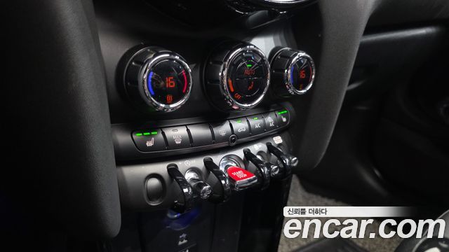 Mini Cooper 2021 — photo 25
