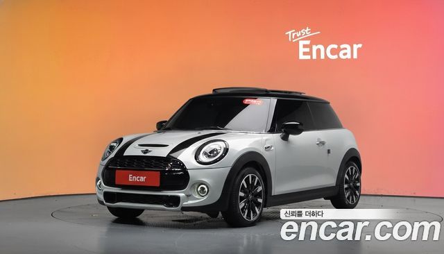 Mini Cooper 2021 — photo 1