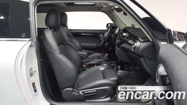 Mini Cooper 2021 — photo 16