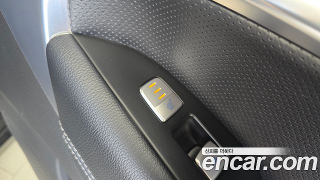 Genesis G70 2018 — photo 18