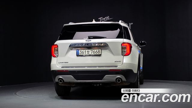 Ford Explorer 2021 — photo 4