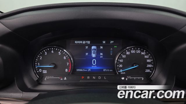 Ford Explorer 2021 — photo 11