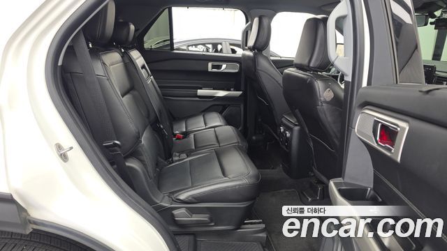 Ford Explorer 2021 — photo 18