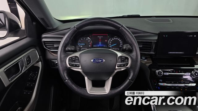 Ford Explorer 2021 — photo 19