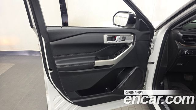 Ford Explorer 2021 — photo 14