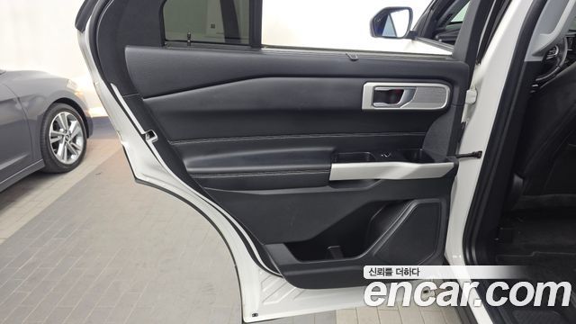 Ford Explorer 2021 — photo 15
