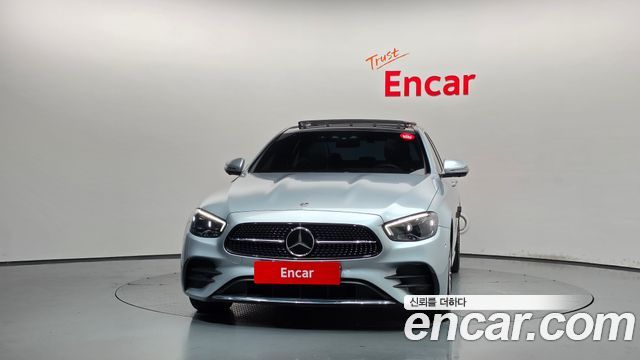Mercedes-Benz E-Class 2022 — photo 3