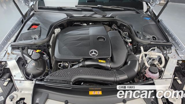 Mercedes-Benz E-Class 2022 — photo 6
