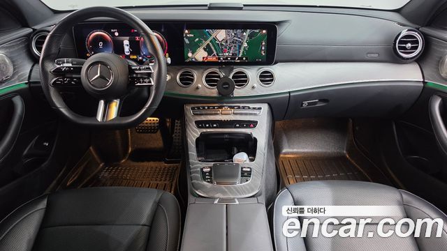 Mercedes-Benz E-Class 2022 — photo 10