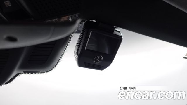 Mercedes-Benz E-Class 2022 — photo 24