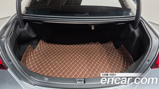Mercedes-Benz E-Class 2022 — photo 26