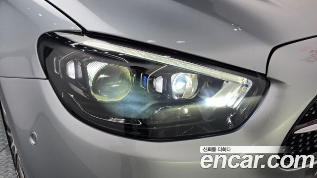 Mercedes-Benz E-Class 2022 — photo 8