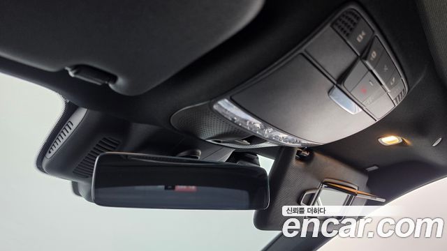 Mercedes-Benz E-Class 2022 — photo 27