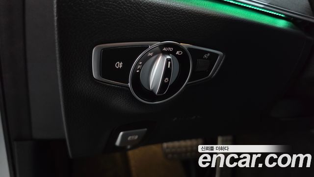 Mercedes-Benz E-Class 2022 — photo 28