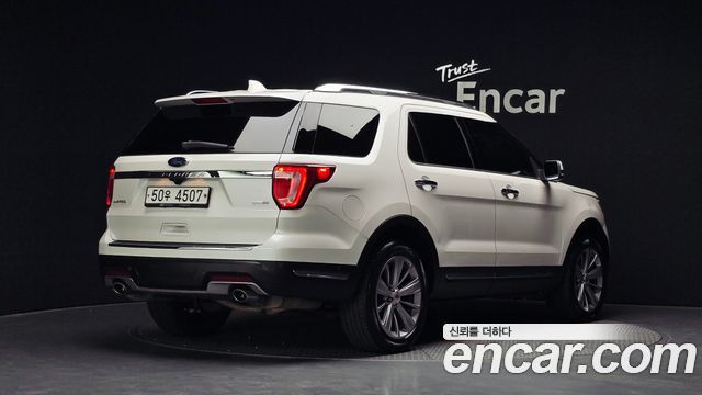 Ford Explorer 2018 — photo 2