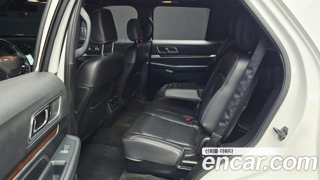 Ford Explorer 2018 — photo 12