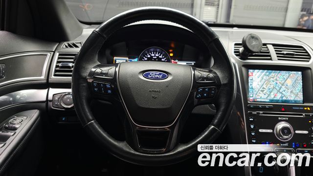 Ford Explorer 2018 — photo 15