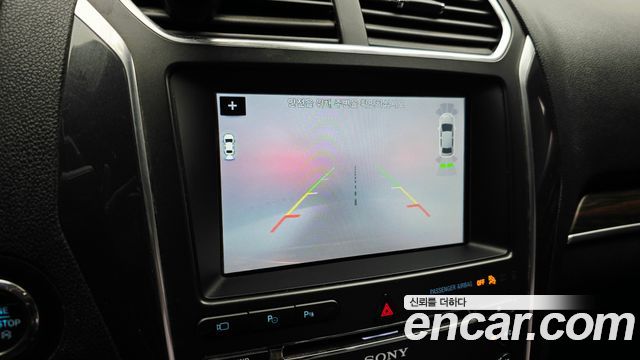 Ford Explorer 2018 — photo 16