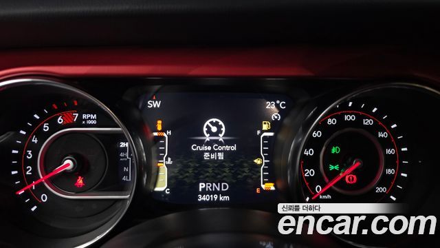 Jeep Wrangler 2022 — photo 11