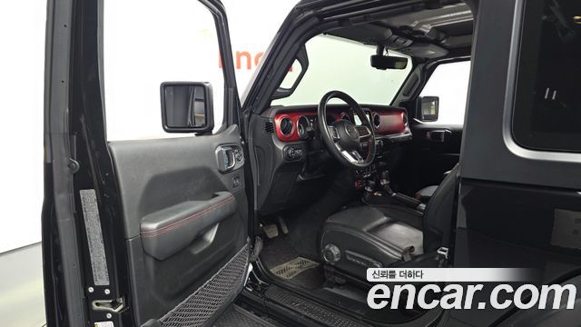 Jeep Wrangler 2022 — photo 13