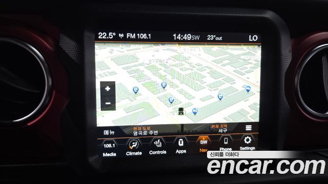 Jeep Wrangler 2022 — photo 20