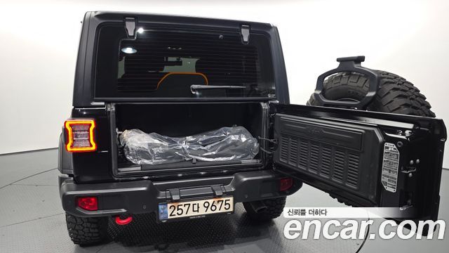 Jeep Wrangler 2022 — photo 26