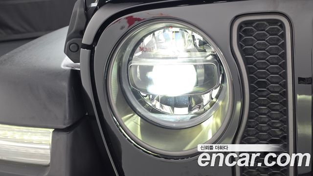 Jeep Wrangler 2022 — photo 8