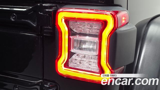 Jeep Wrangler 2022 — photo 9