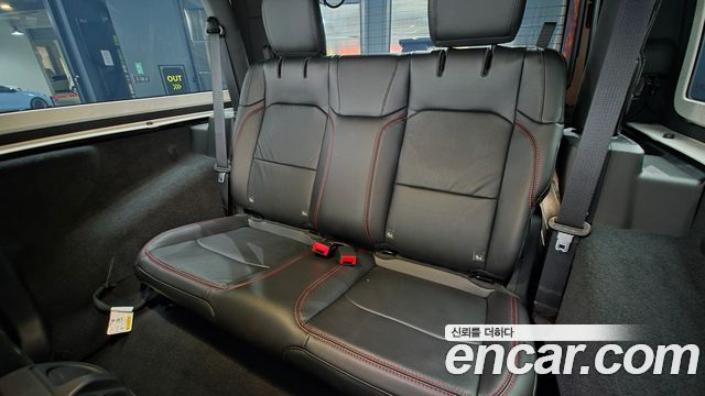 Jeep Wrangler 2022 — photo 16