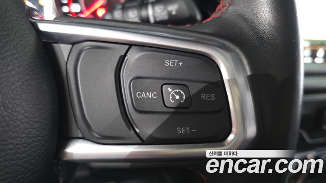 Jeep Wrangler 2022 — photo 33