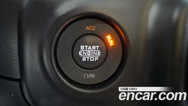 Jeep Wrangler 2022 — photo 34