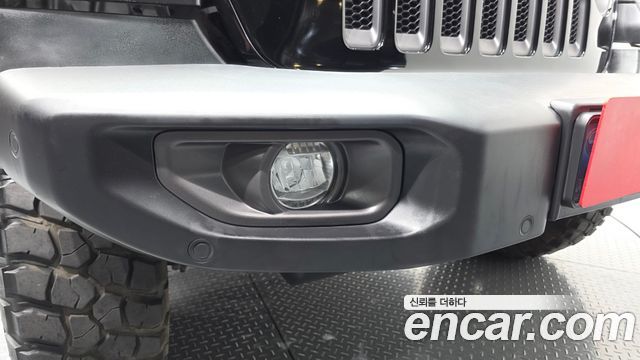 Jeep Wrangler 2022 — photo 35