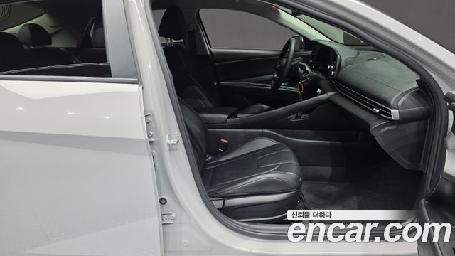 Hyundai AVANTE 2021 — photo 11