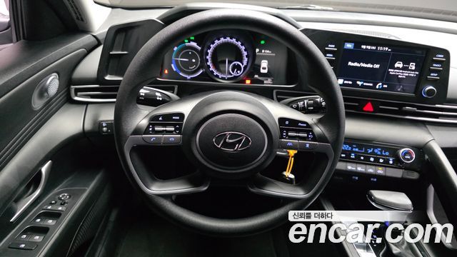 Hyundai AVANTE 2021 — photo 13