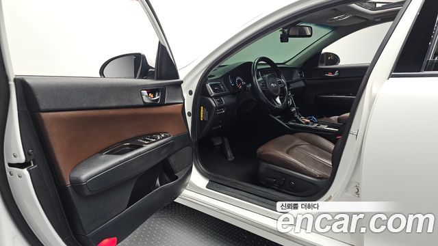 Kia K5 2016 — photo 10