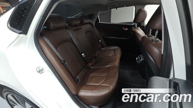 Kia K5 2016 — photo 11