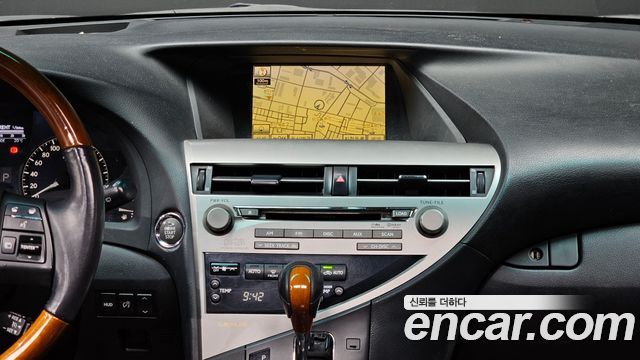 Lexus RX 2010 — photo 14