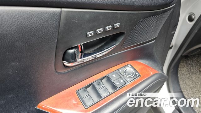 Lexus RX 2010 — photo 18