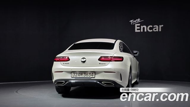 Mercedes-Benz E-Class 2021 — photo 4