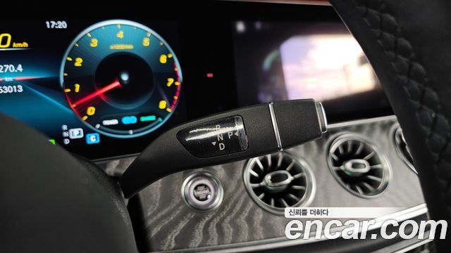 Mercedes-Benz E-Class 2021 — photo 12