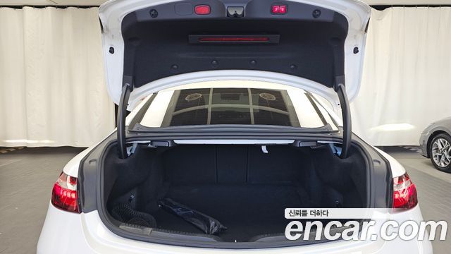 Mercedes-Benz E-Class 2021 — photo 26