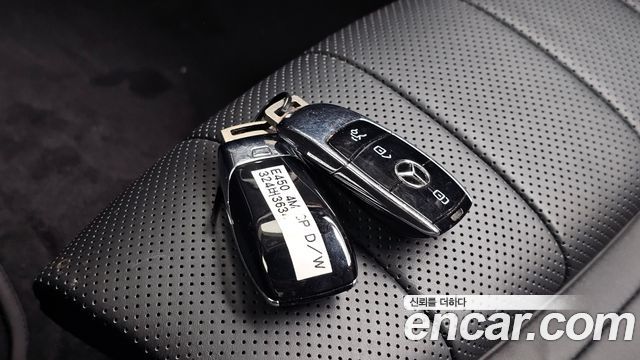 Mercedes-Benz E-Class 2021 — photo 16